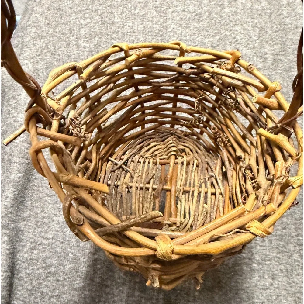 Small Rustic Grapevine Woven Basket w/ Handle and Plastic Liner Brown Farmhouse